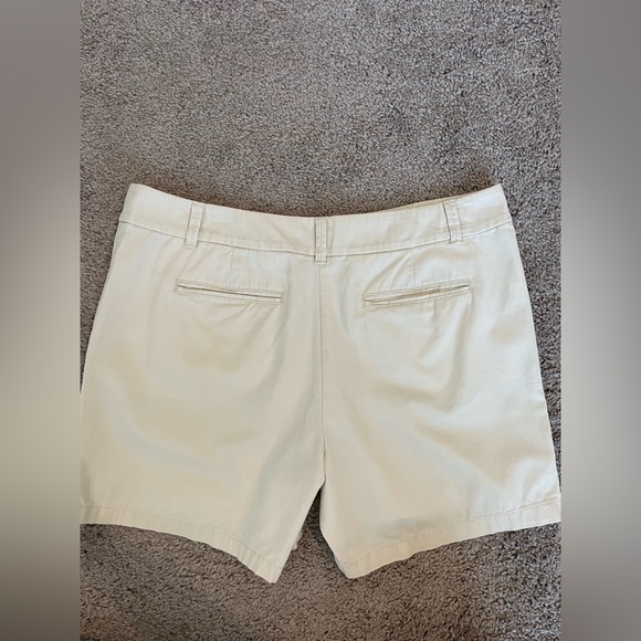 Ann Taylor Loft classic chino shorts size 12, 5” inseam - Picture 2 of 6